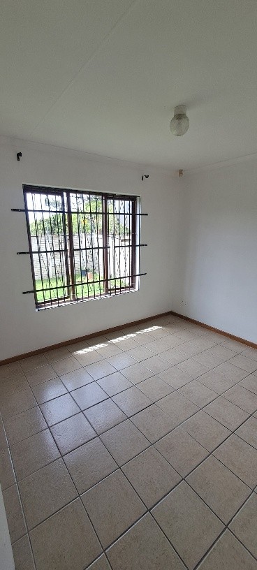 To Let 2 Bedroom Property for Rent in Greenshields Park Eastern Cape